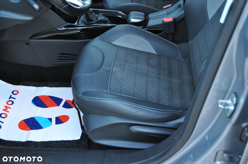 Peugeot 2008 1.2 Pure Tech GPF Allure S&S - 19