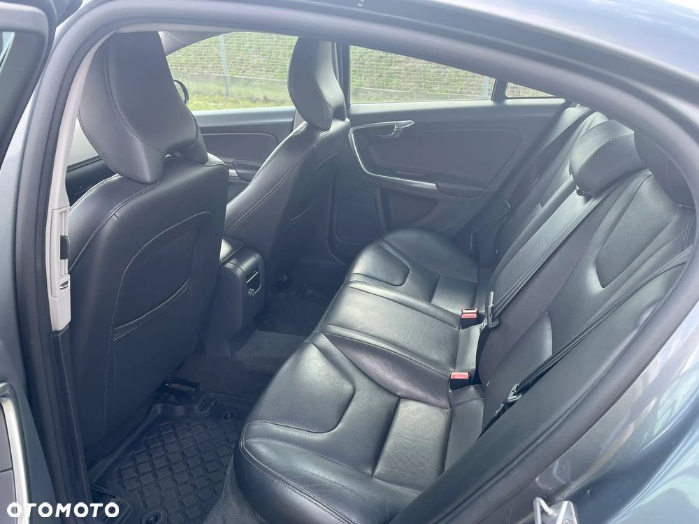 Volvo S60 T5 Drive-E Dynamic Edition (Momentum) - 12