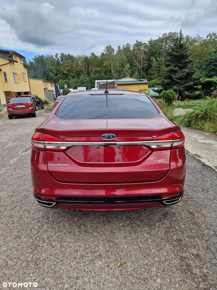 Ford Fusion 2.0 EcoBoost Titanium - 11
