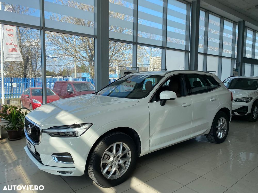 Volvo XC 60 B4 MHEV AT8 AWD Momentum Pro - 2