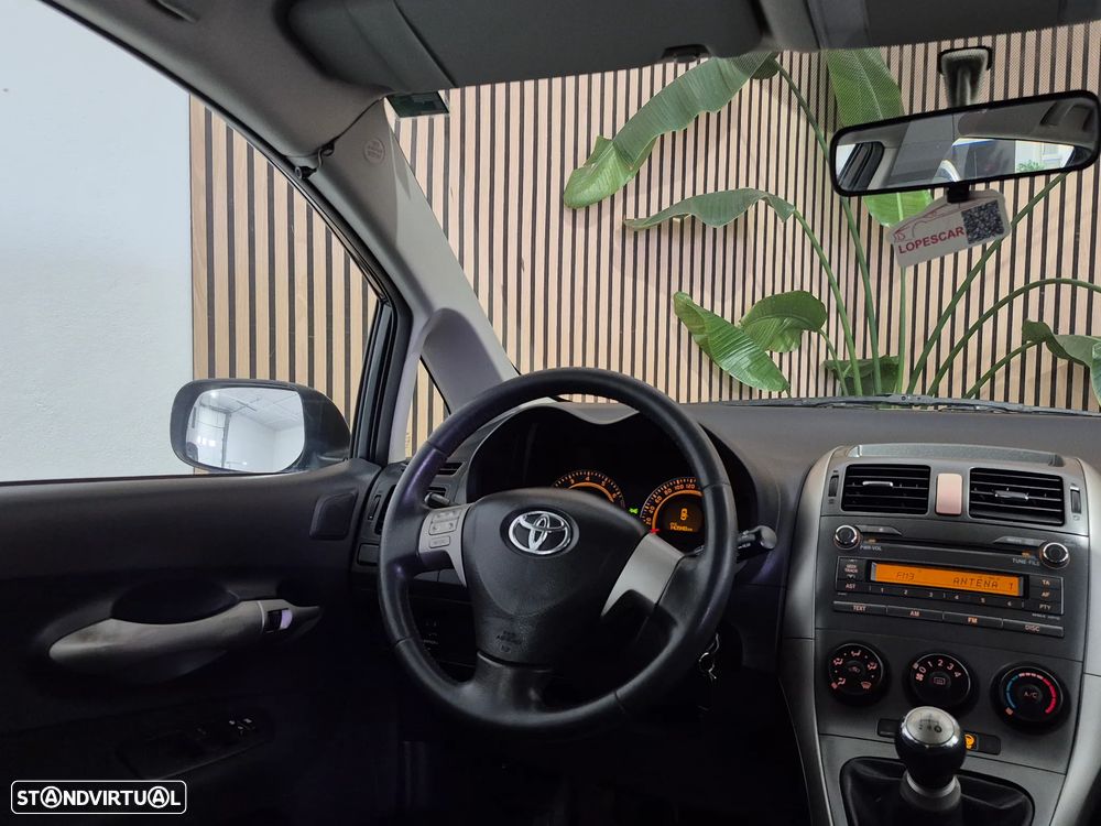 Toyota Auris 1.4 VVT-i AC - 11