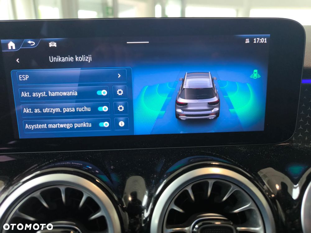 Mercedes-Benz GLB 200 AMG Line 7G-DCT - 23