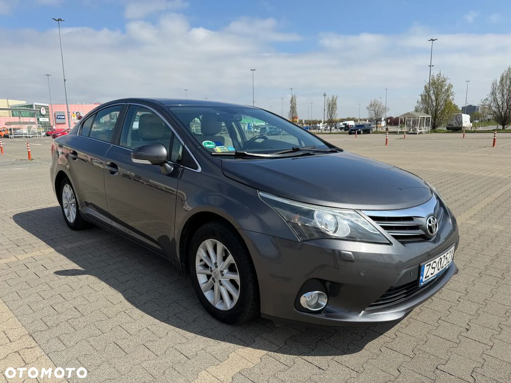 Toyota Avensis 1.8 Sol NAVI MS - 3