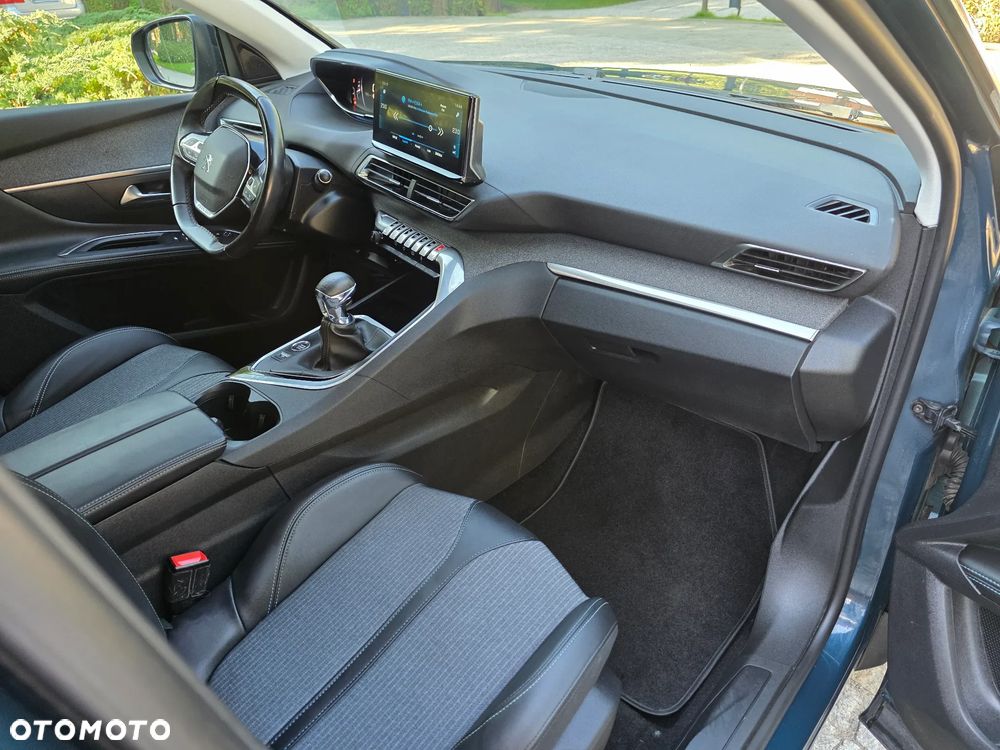 Peugeot 5008 1.5 BlueHDi Allure S&S - 23