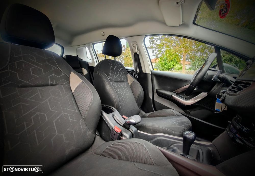 Peugeot 2008 e-HDi FAP 92 ETG6 STOP & START Allure - 8