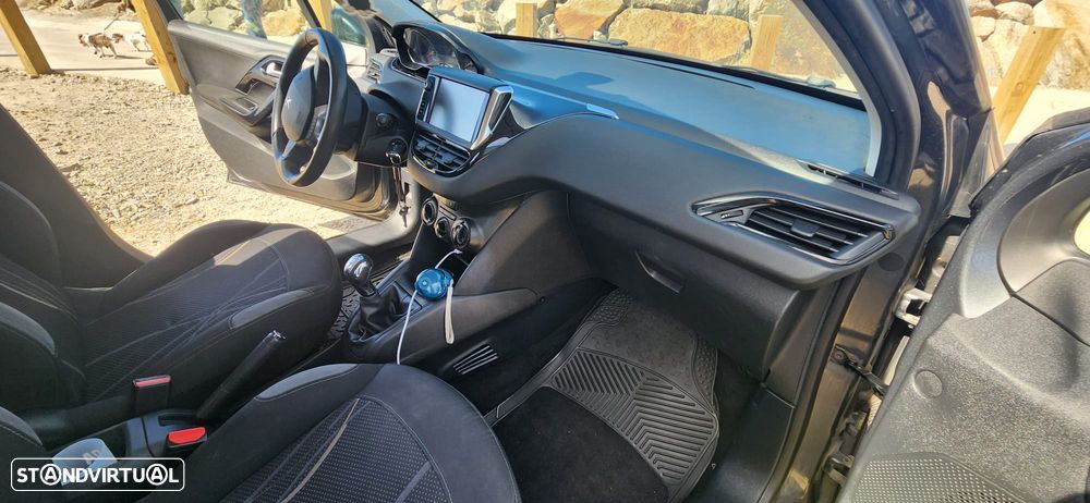 Peugeot 208 1.4 HDi - 11
