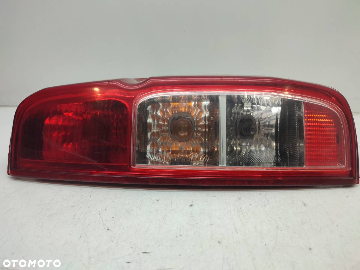 LAMPA TYL TYLNA PRAWA W BŁOTNIK NISSAN NAVARA III D40 EUROPA - 4