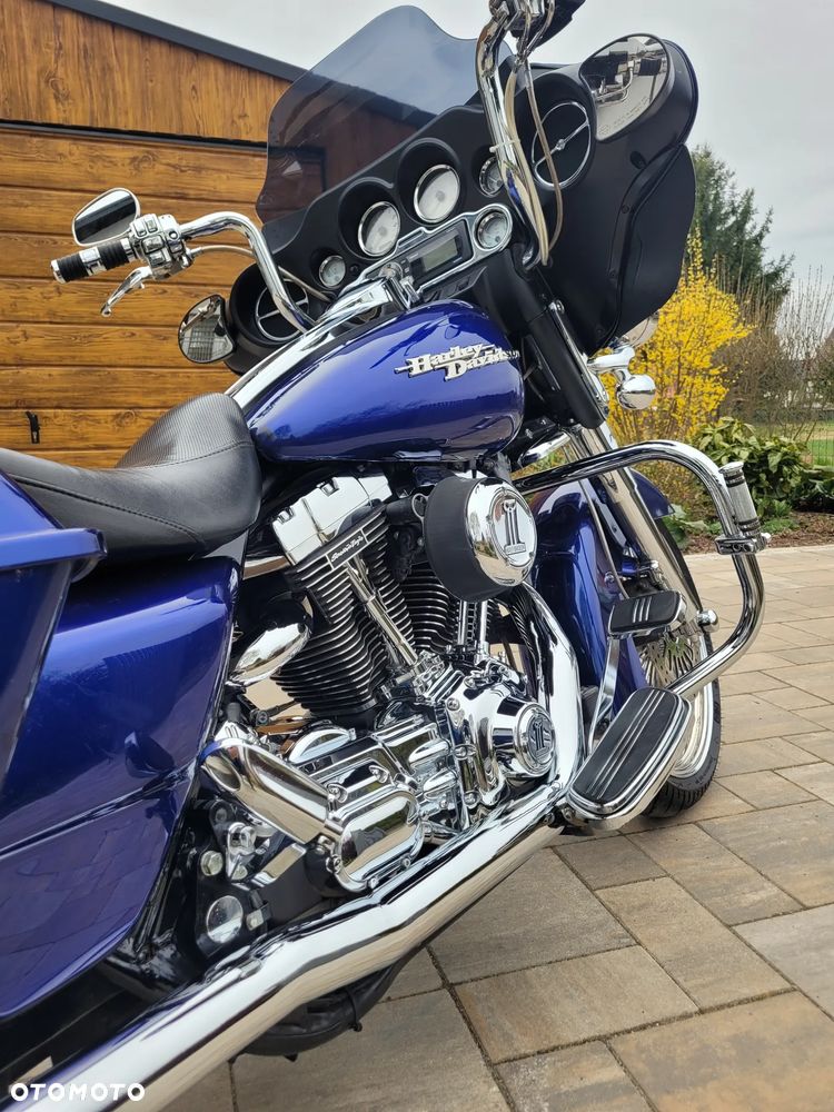 Harley-Davidson Touring Street Glide - 2