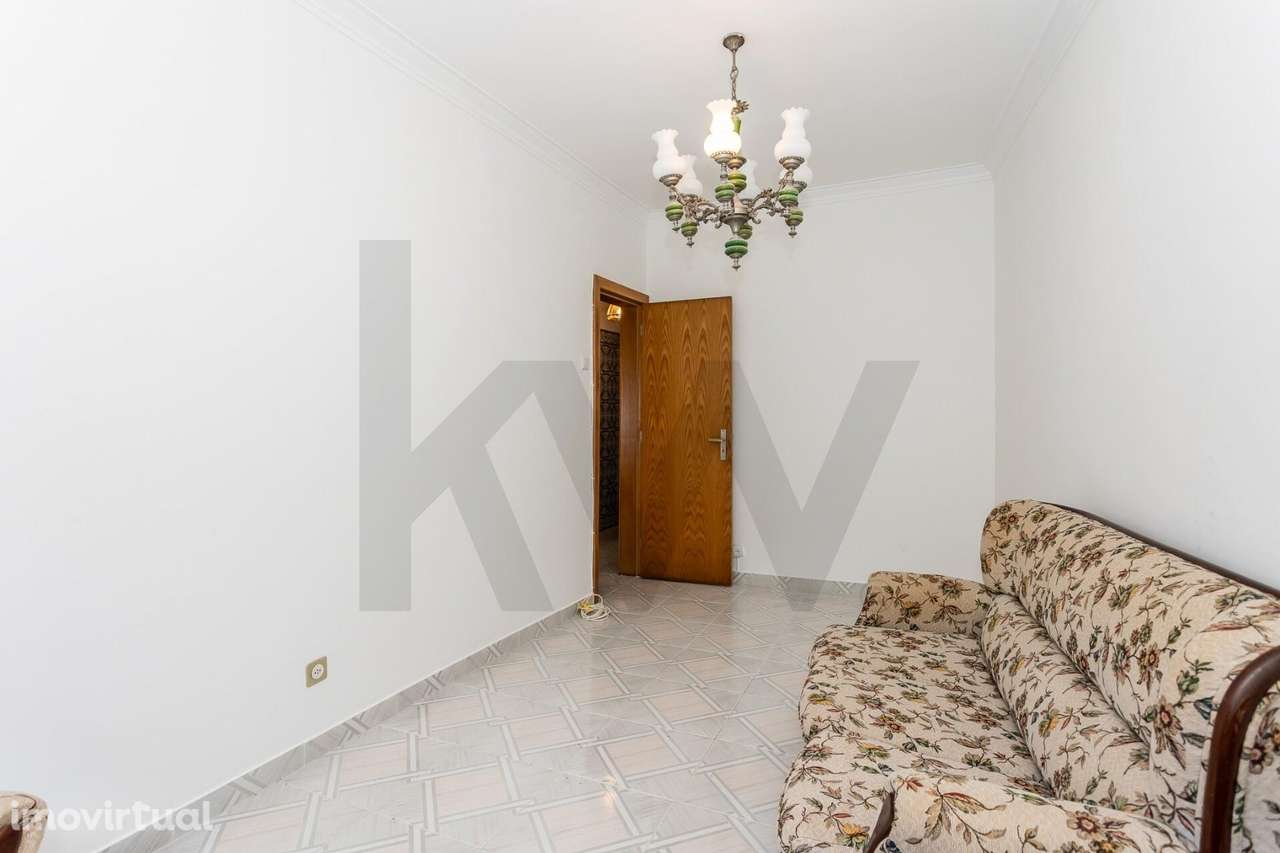 T2 com logradouro de 40m2 e anexo independente em Queluz - Grande imagem: 4/25