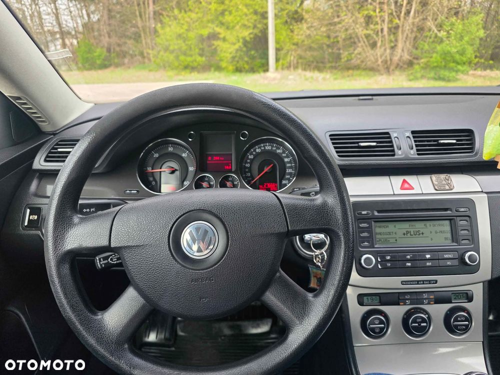 Volkswagen Passat 1.9 TDI Individual - 4