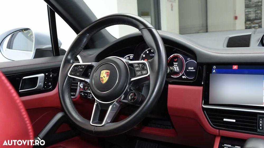 Porsche Cayenne - 32