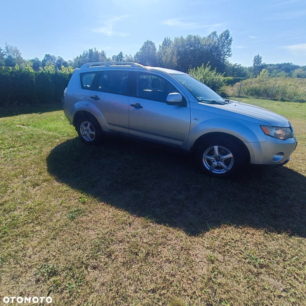 Mitsubishi Outlander - 4