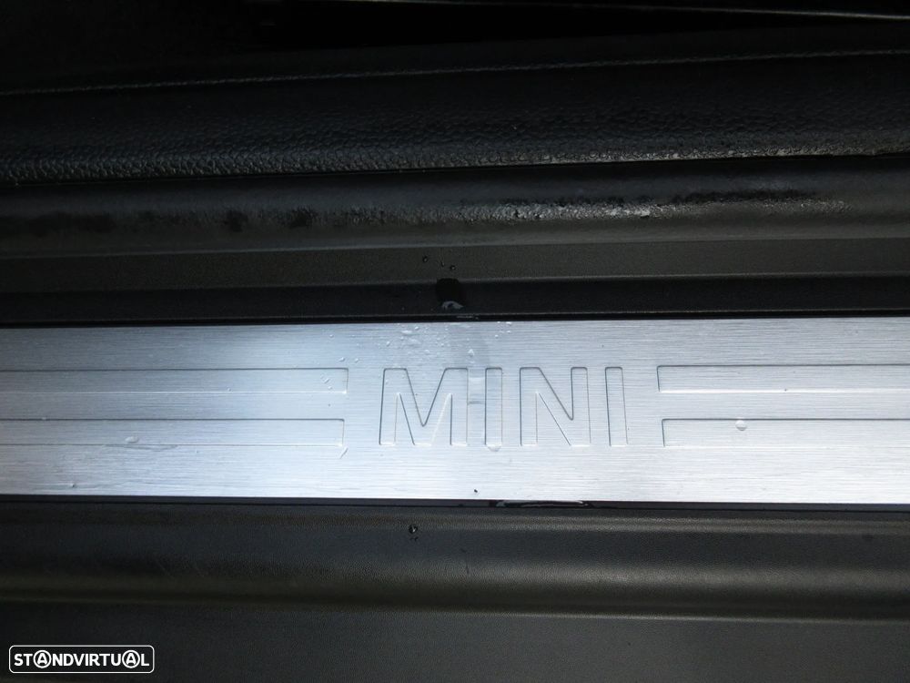MINI 3 Portas Cooper D Aut. - 27