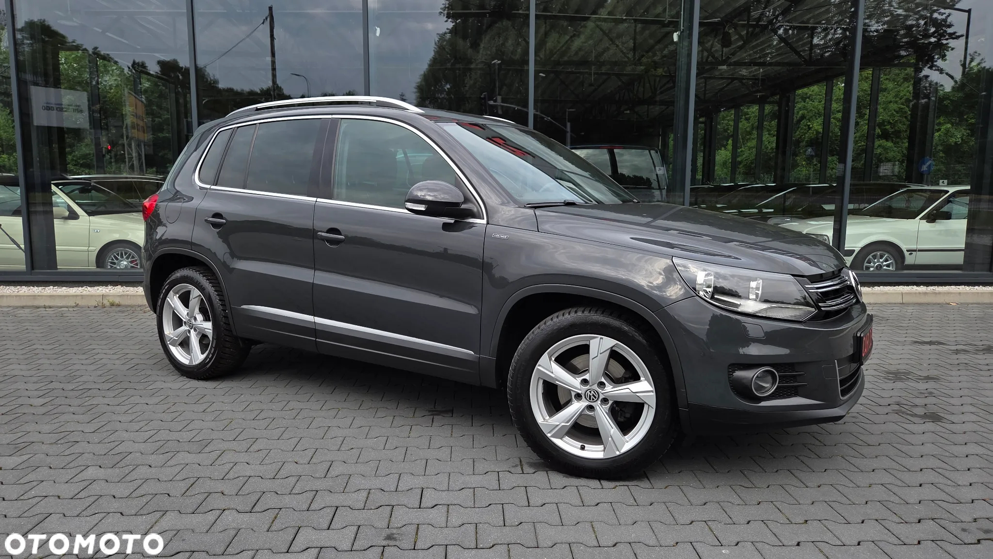 Volkswagen Tiguan 2.0 TDI DPF BlueMotion Technology Lounge Sport & Style - 34