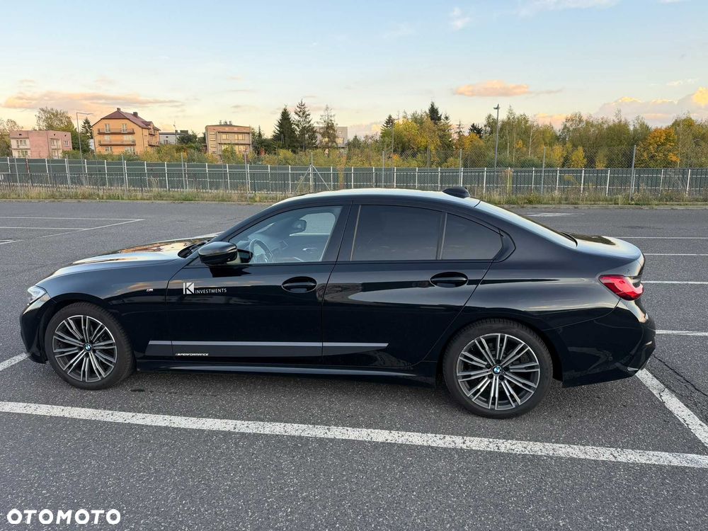 BMW Seria 3 2021 photo 2
