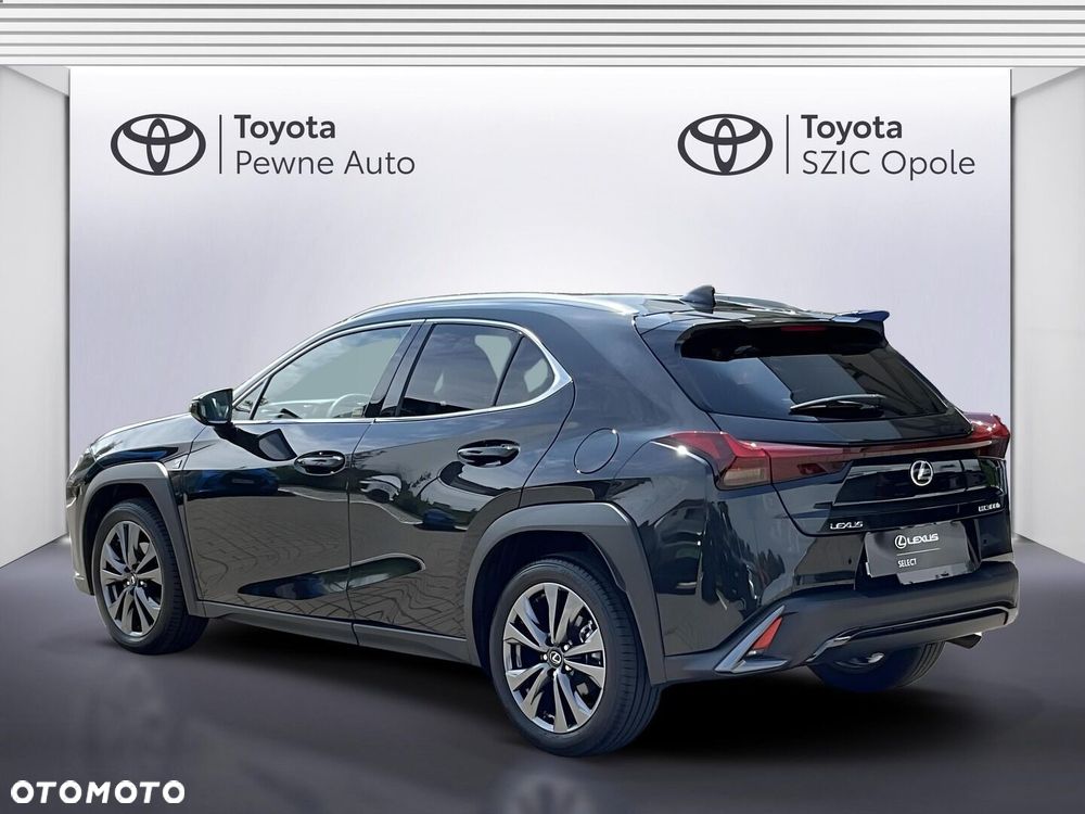 Lexus UX 300h F Sport Design - 3