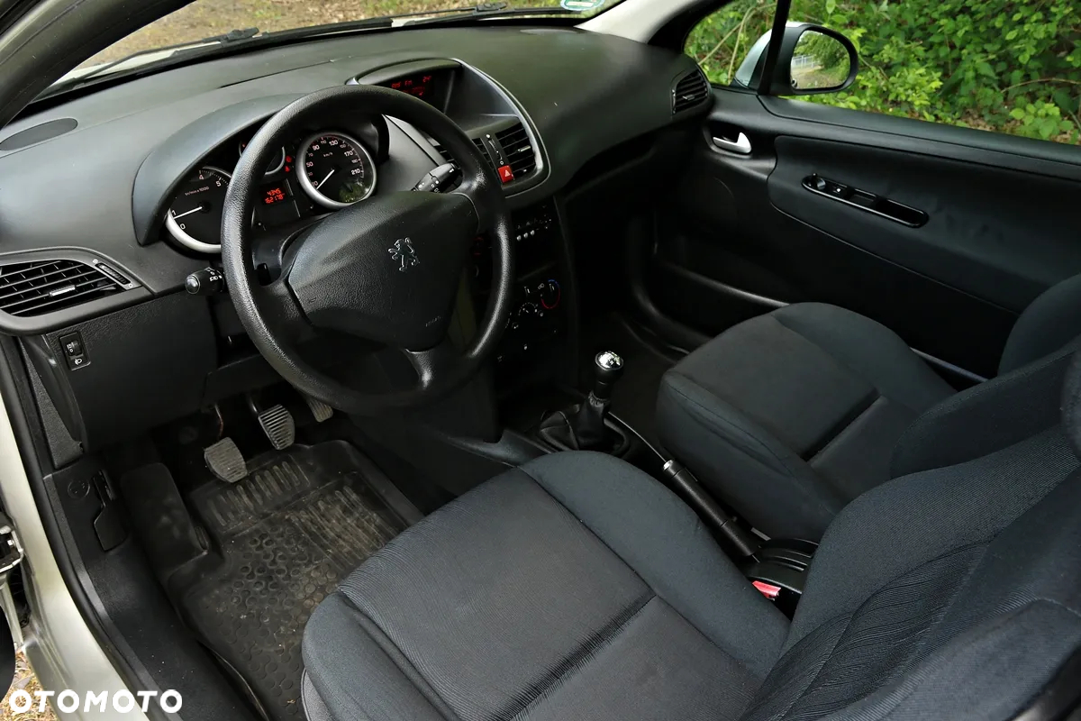 Peugeot 207 1.4 Trendy - 6