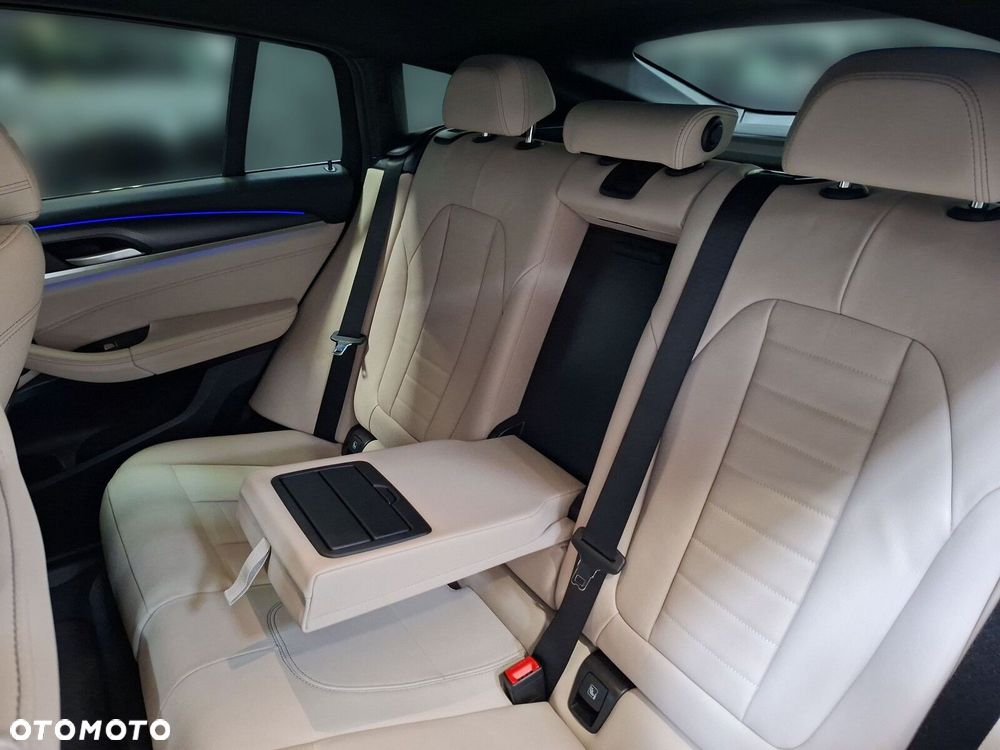 BMW X4 - 16