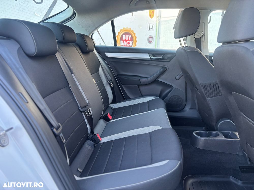 Skoda RAPID 1.0 TSI Style - 12