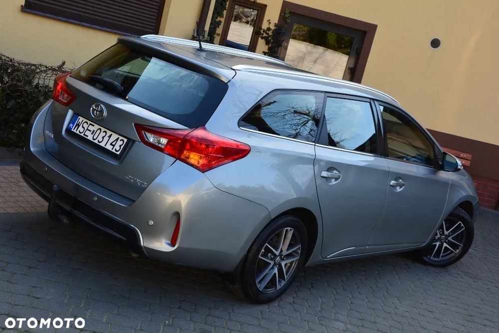 Toyota Auris 1.6 Premium Comfort - 20