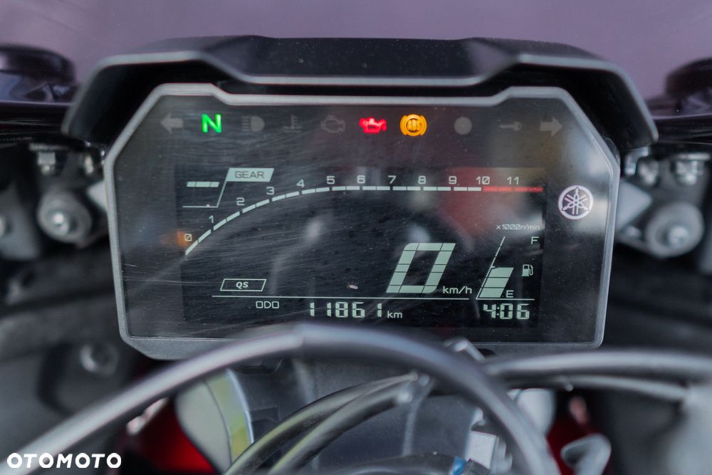 Yamaha R7 - 23
