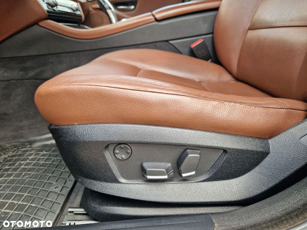 BMW Seria 5 520d Luxury Line - 11