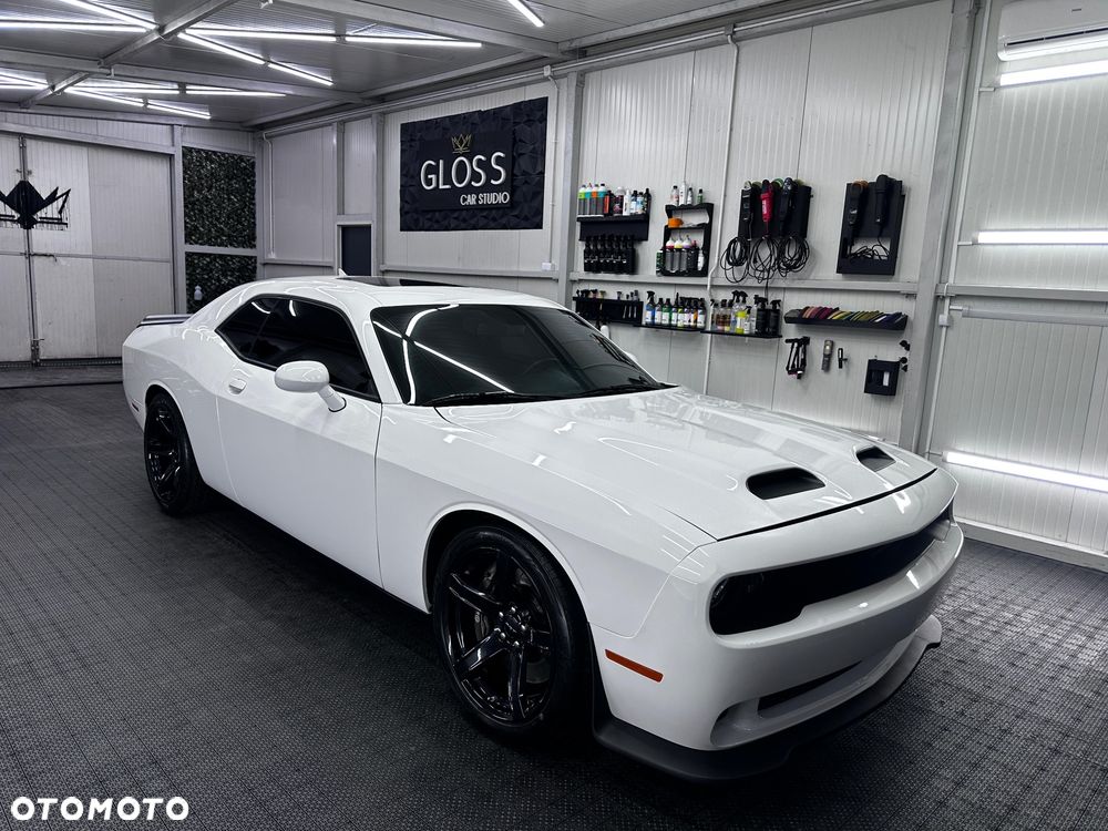 Dodge Challenger 6.2 Hellcat - 14