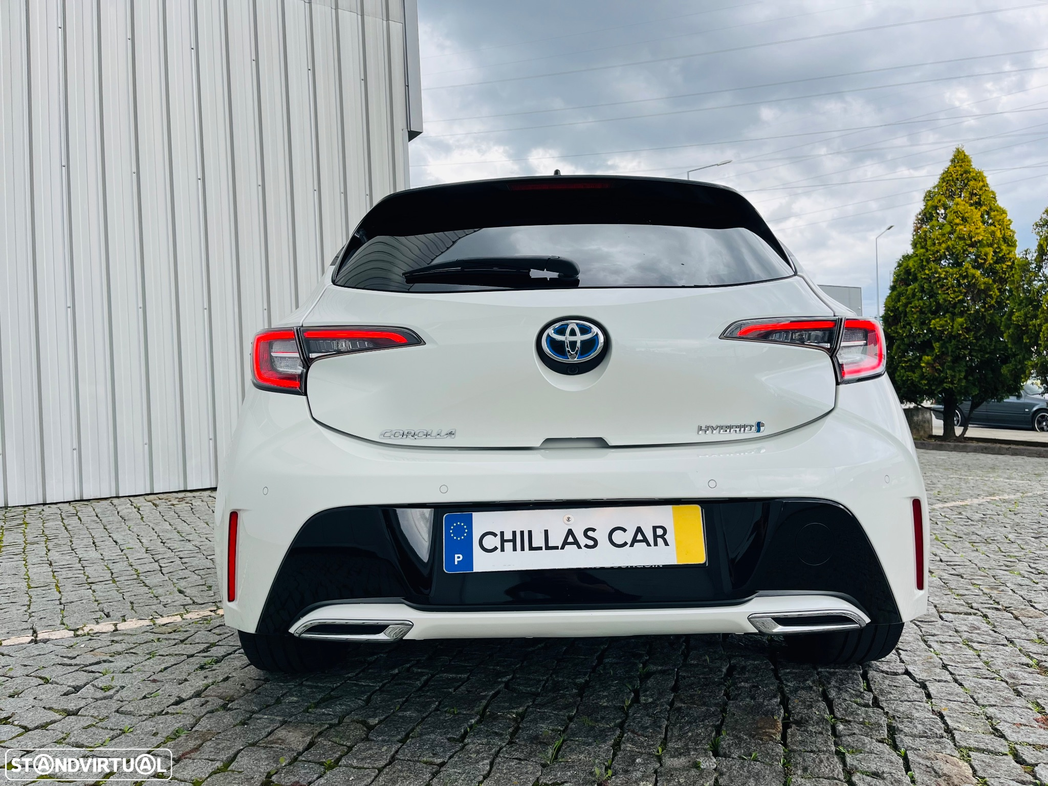 Toyota Corolla 2.0 Hybrid Luxury Black - 12
