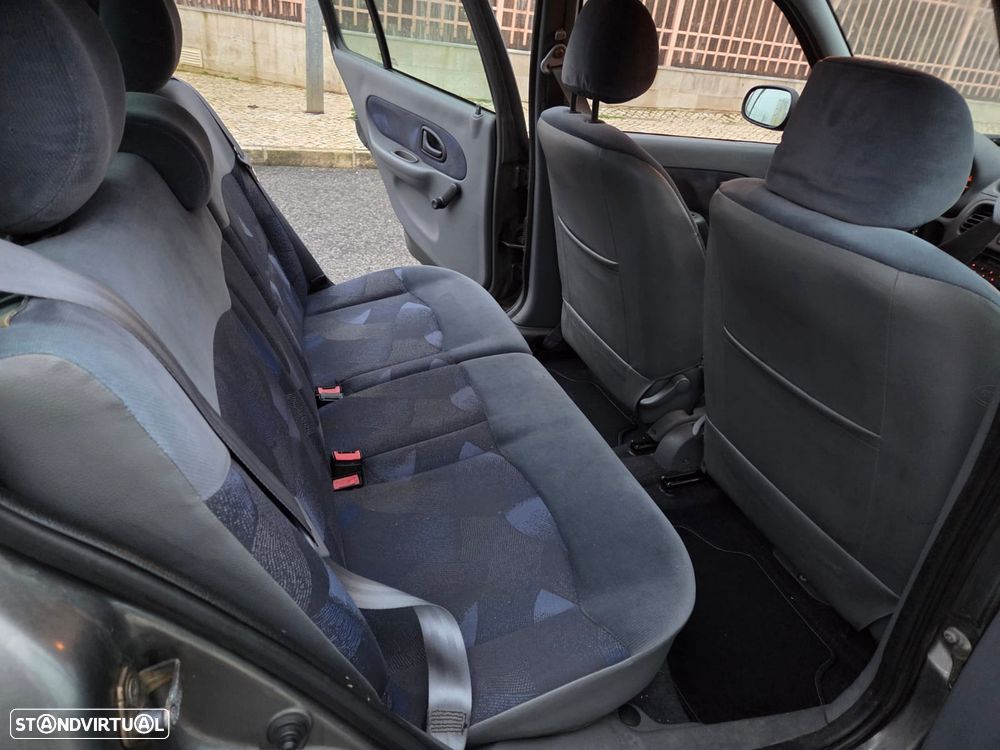 Renault Clio 1.2 — fotografia 11