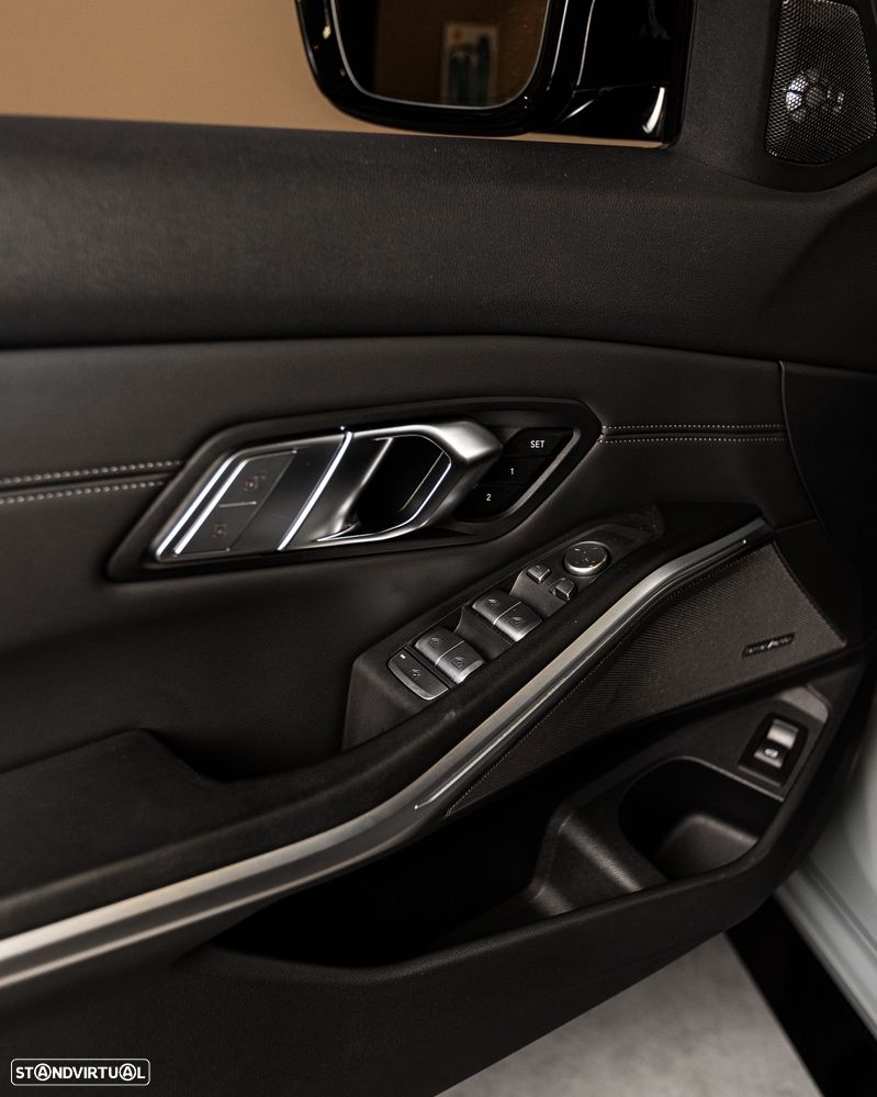 BMW M3 Competition xDrive - 37
