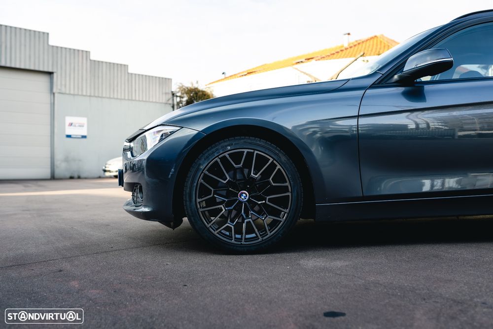 BMW 318 d Aut. Blue Performance Sport Line - 4