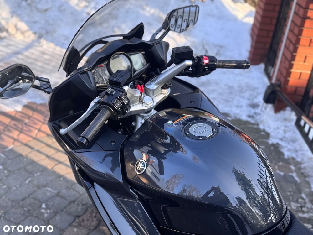 Yamaha FJR - 15