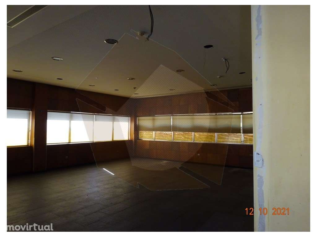 Restauração / Comércio -Parque Comercial Chiolo Maia - Grande imagem: 3/18