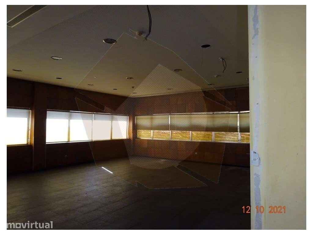 Restauração / Comércio -Parque Comercial Chiolo Maia - Grande imagem: 3/18