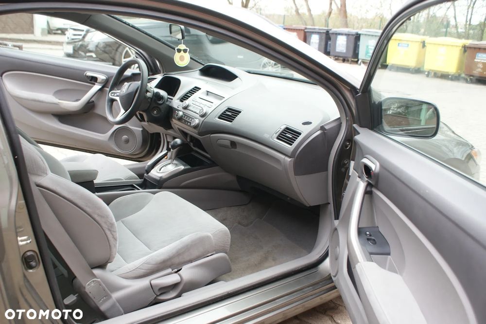 Honda Civic 1.8 LX - 23