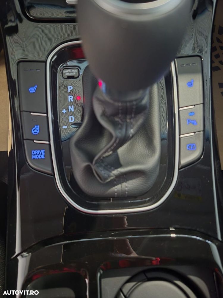 Hyundai i30 Fastback 1.5 T-GDI 140CP 7DCT MHEV Highway - 17