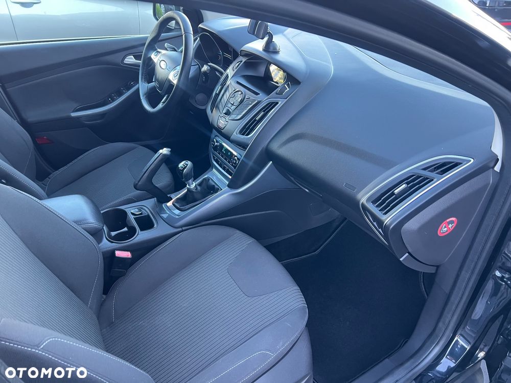 Ford Focus - 25