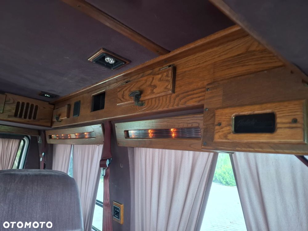 Chevrolet Chevy Van - 19