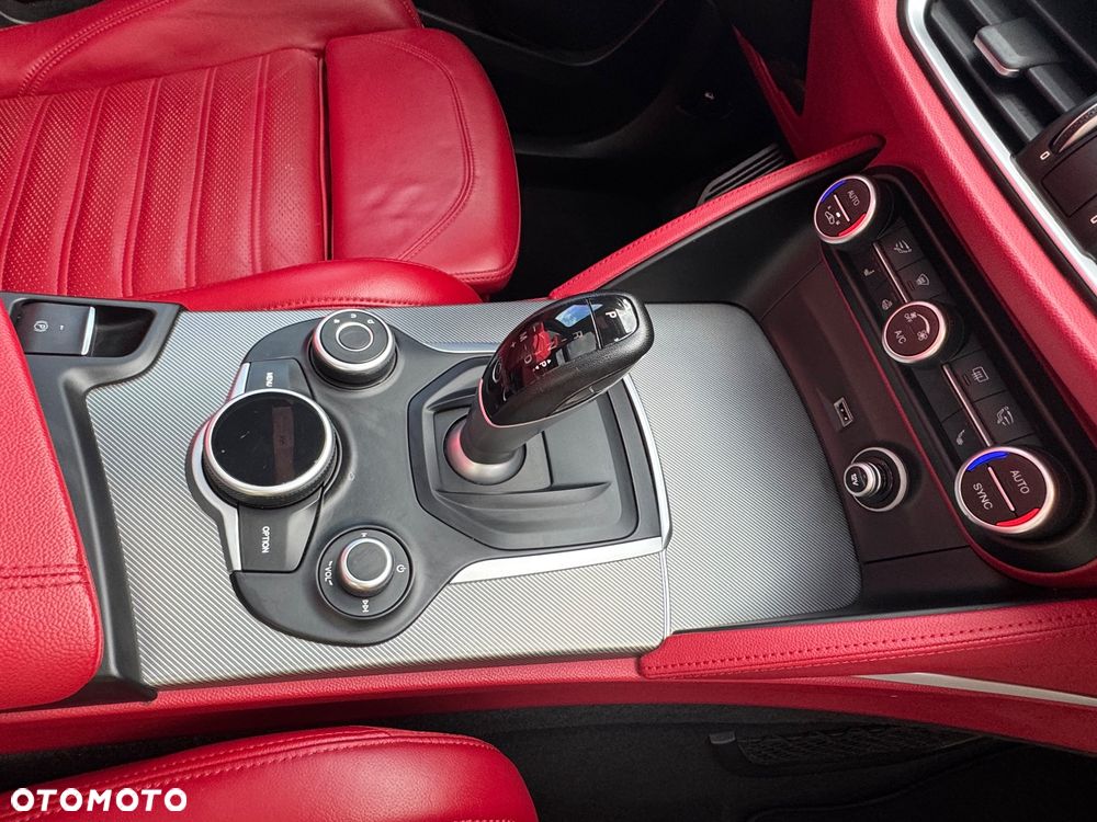 Alfa Romeo Stelvio - 36