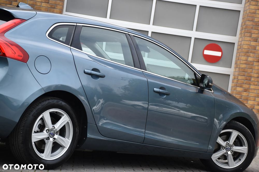 Volvo V40 D2 Momentum - 40