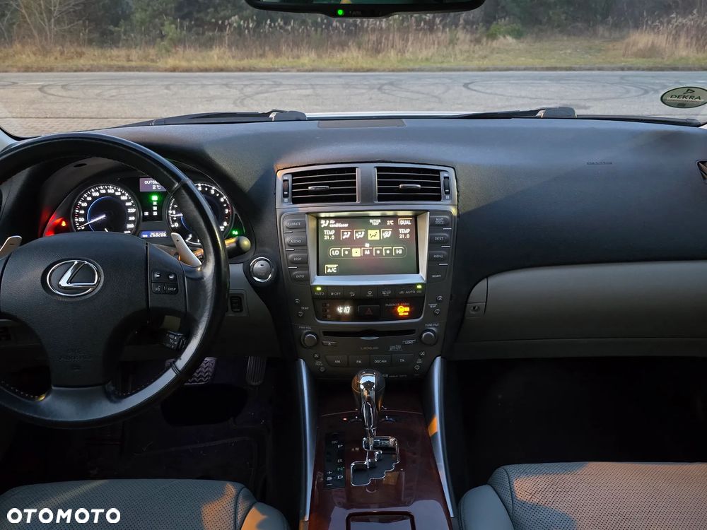 Lexus IS 250 Prestige - 11