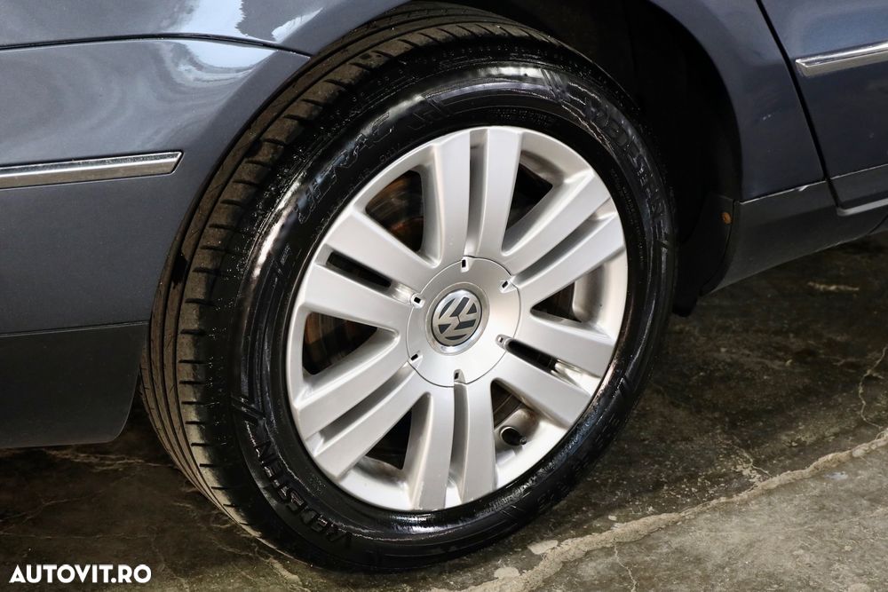 Volkswagen Passat Variant 2.0 TDI BlueMotion Technology Highline - 32