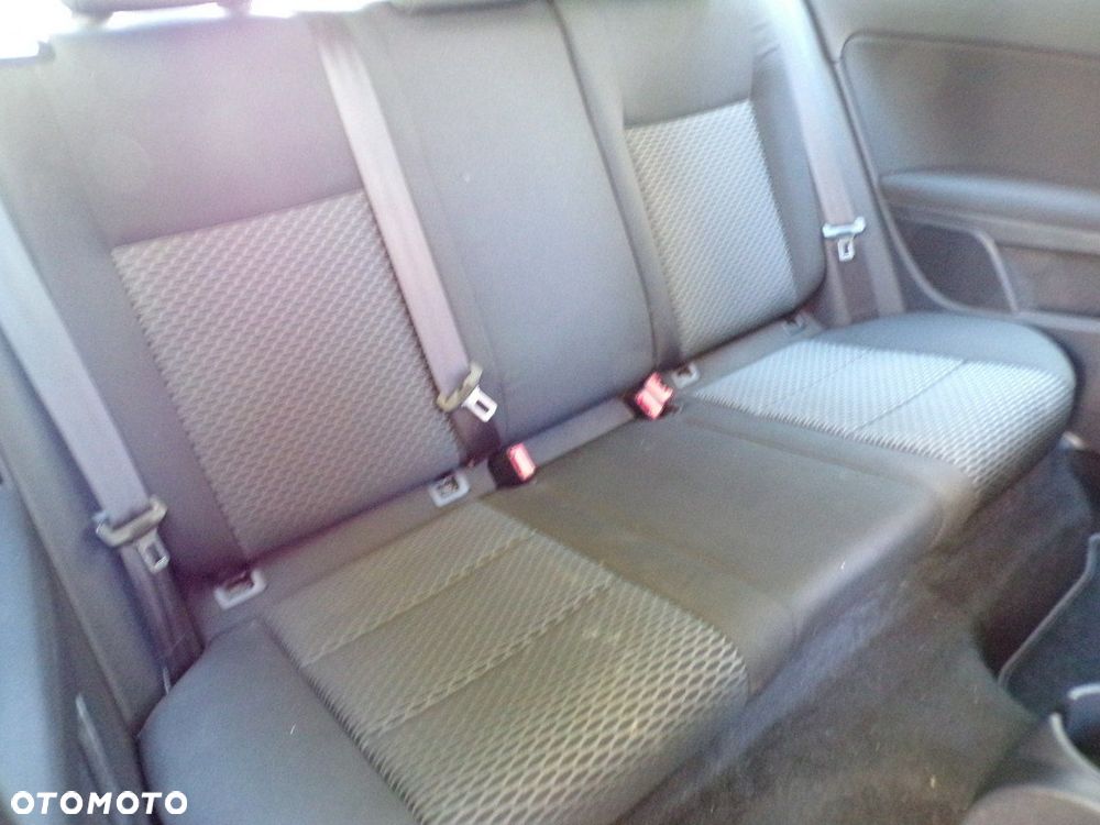 Volkswagen Golf - 24