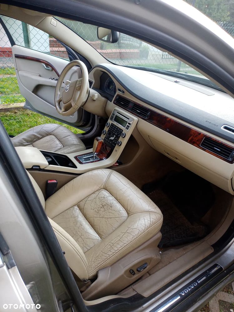 Volvo V70 3.2 AWD Kinetic - 8