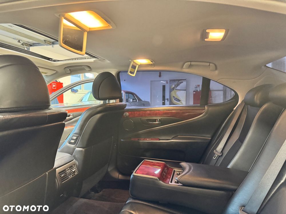 Lexus LS - 20