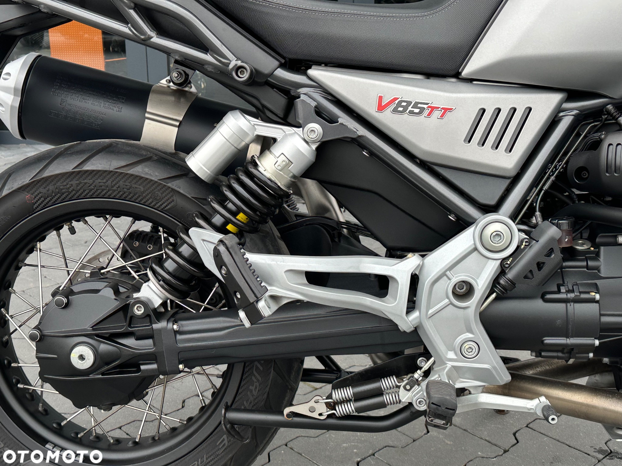 Moto Guzzi V85 - 7
