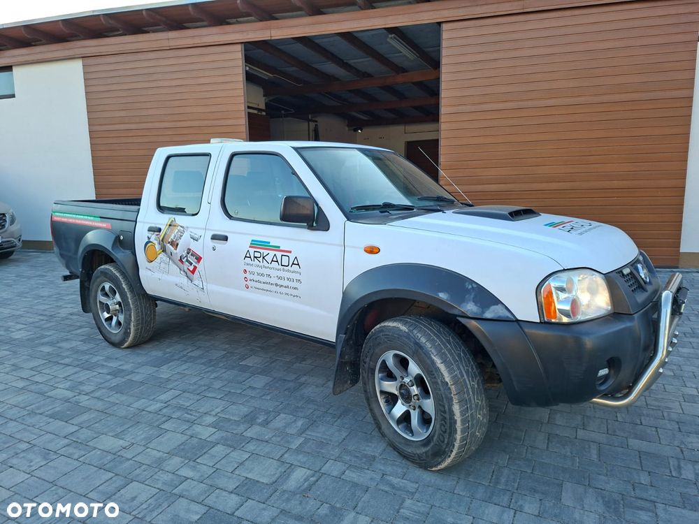 Nissan Pickup - 3