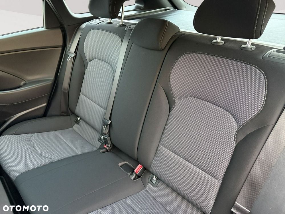 Hyundai i30 1.5 DPI Classic + - 20