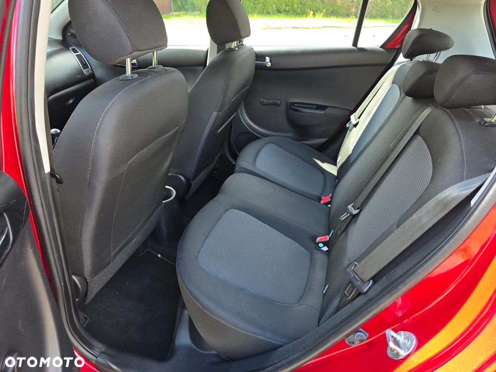 Hyundai i20 1.2 Trend - 11