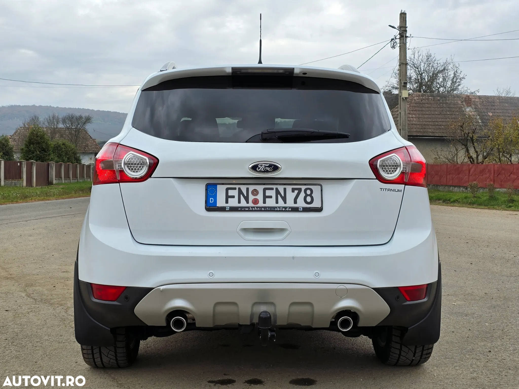 Ford Kuga 2.0 TDCi 2x4 Titanium - 13